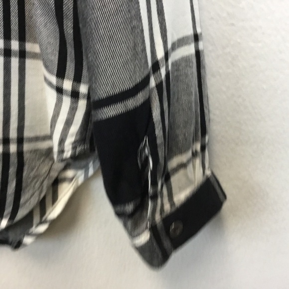 Eddie Bauer Black & White Plaid Tunic Blouse with Side Pockets - Picture 8 of 13